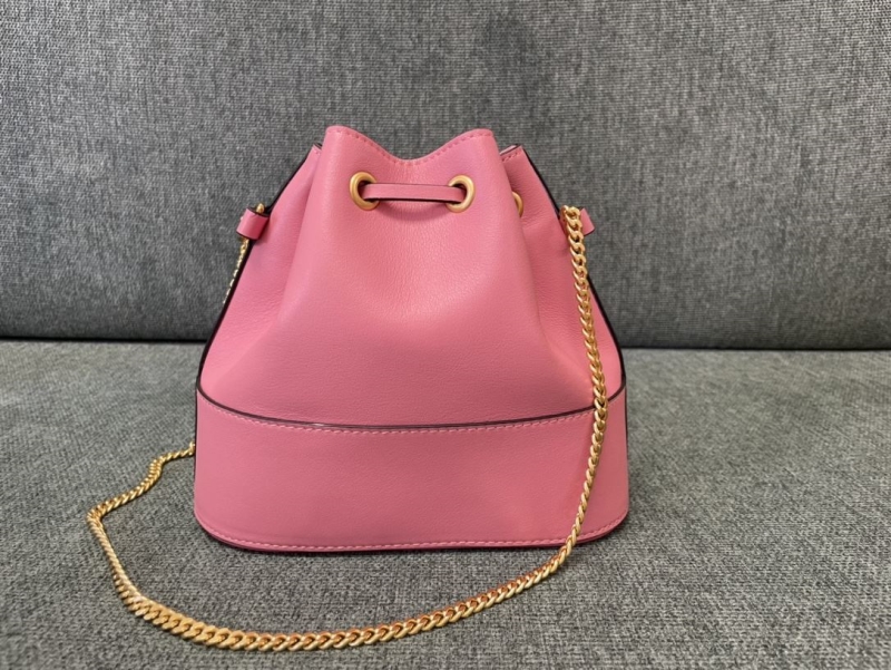 Va1e*ntin0 bucket bag